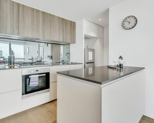 melbourne-classic-2-bedroom-2408N-(13)
