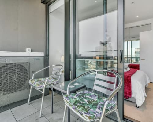 melbourne-classic-2-bedroom-2408N-(3)